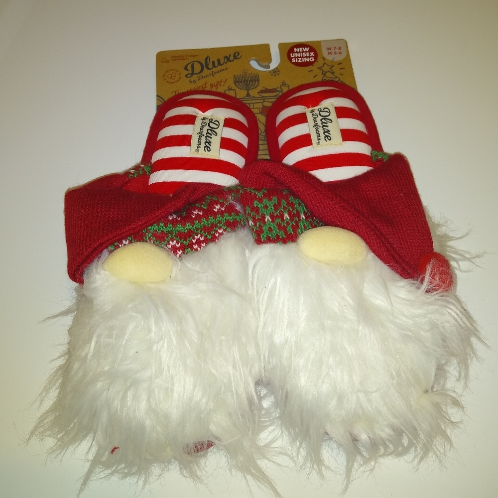 Dluxe Christmas slippers by Dearfoams